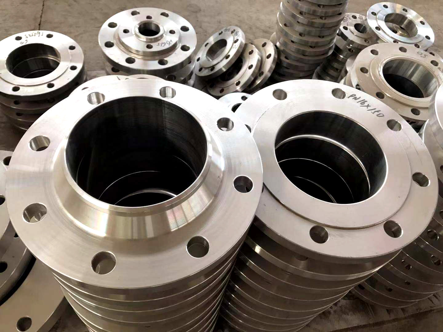 法蘭全焊接球閥密封面的型式是什么？