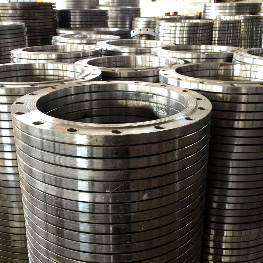 通常平插法蘭使用什么材料？