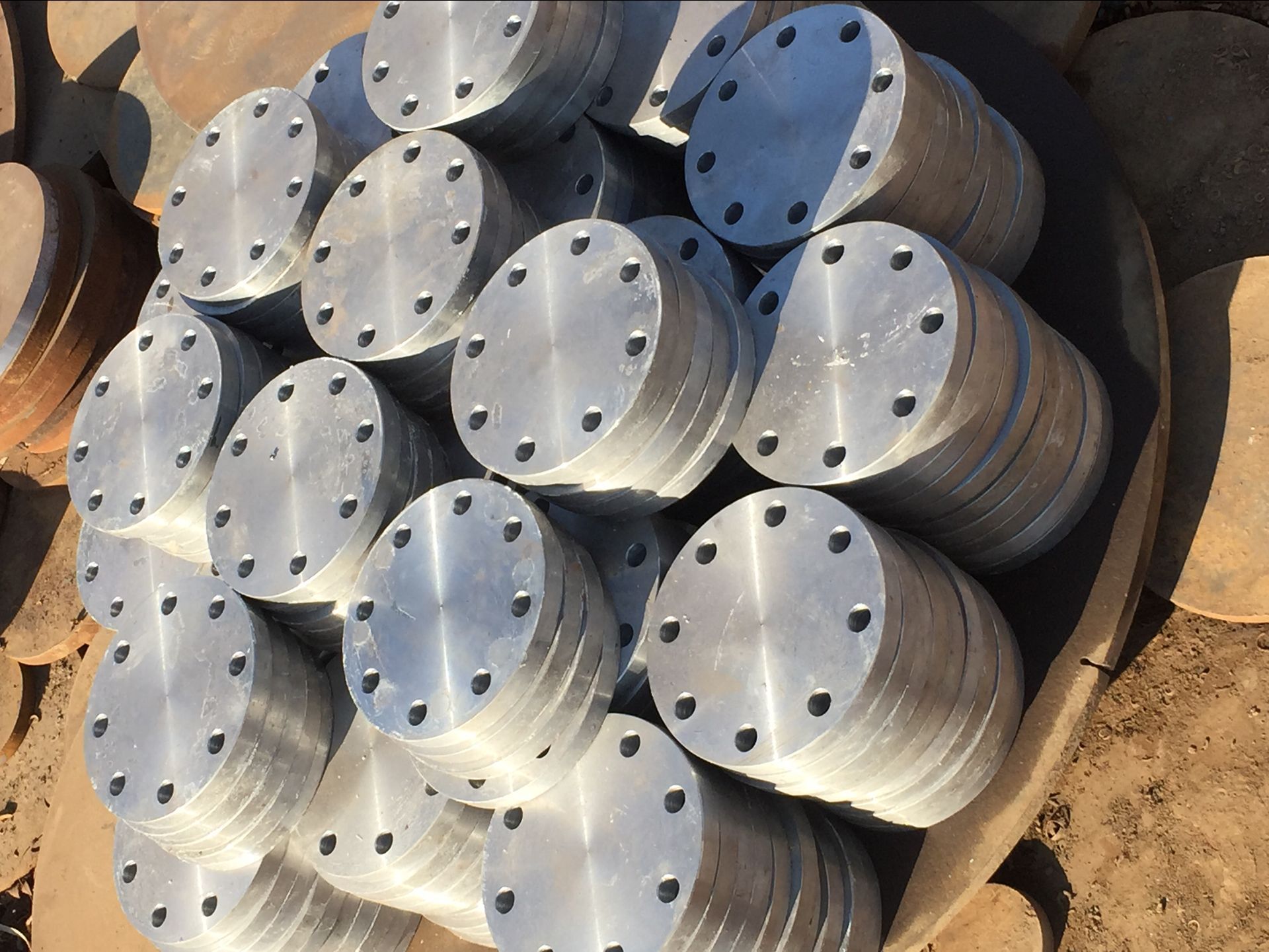 盲板、法蘭蓋、盲法蘭是不是一種產(chǎn)品