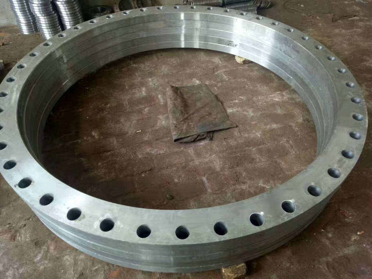 怎樣區(qū)別鑄和鍛打法蘭；